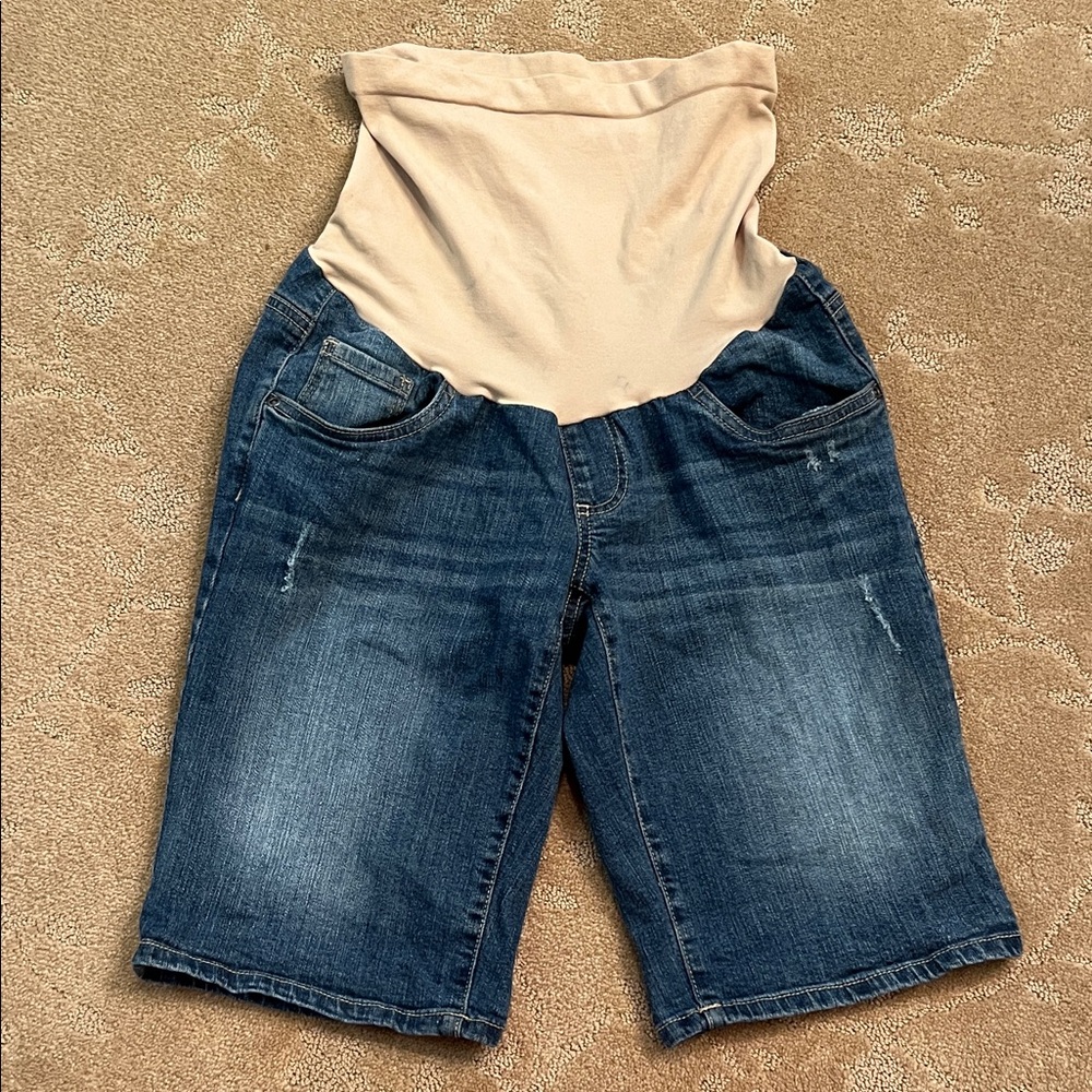 Oh Baby by Motherhood 11” Denim Jean Shorts, Small